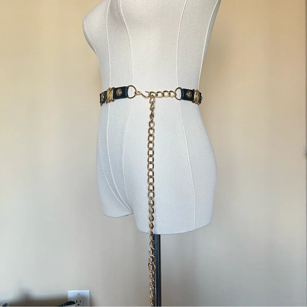 Vintage Black & Gold Medallion Chain Belt